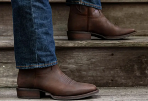 Leia mais sobre o artigo Moda sertaneja: calçados masculinos ideais para o estilo country