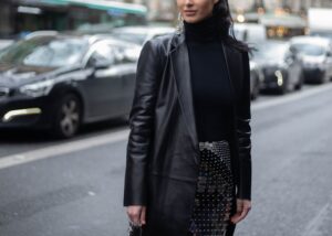 Leia mais sobre o artigo Jaqueta de Couro Feminina: Como Combinar com Diferentes Calçados