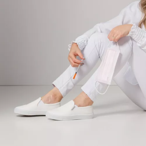 Leia mais sobre o artigo O Calçado Ideal para Enfermeiros, Auxiliares e Técnicos de Enfermagem