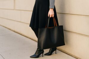 Leia mais sobre o artigo Elegância Renovada: O Apelo Atemporal das Bolsas Estilo Sacola